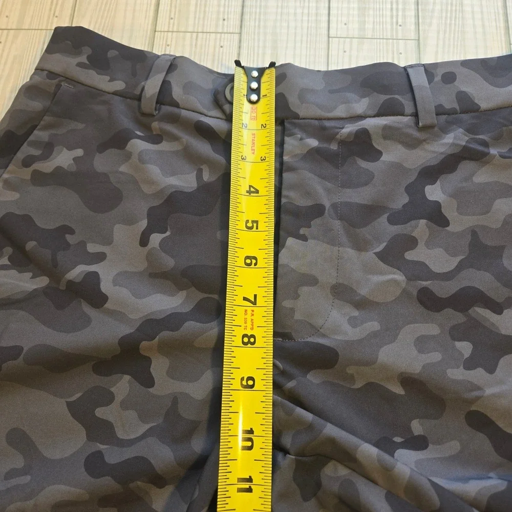 G/FORE Mens Charcoal Camo Golf Shorts G4MC0P04B Size 30 Grey Camouflage - Picture 7 of 7